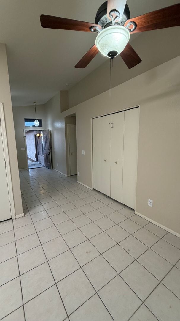 Building Photo - Freshly Painted 3 bedroom/2 bathroom Peoria Home!