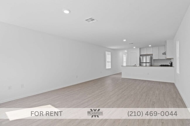 Building Photo - Newer 2023 home under $1,600 near Culebra, Government Canyon, SeaWorld, Northwest San Antonio, an...