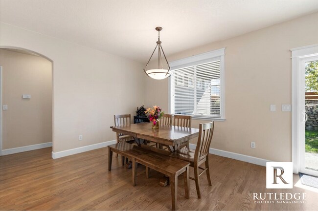 Building Photo - STUNNING 4 Bed/3.5 Bath Home in Talent!!!
