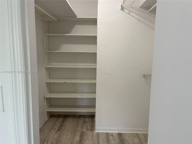 Building Photo - 251 Galen Dr