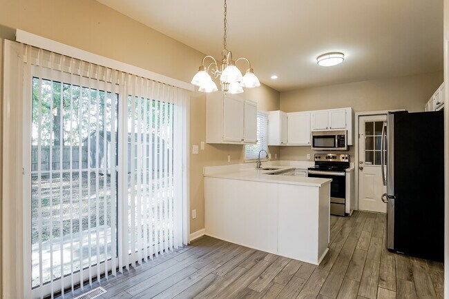 Building Photo - 1716 Netherfield Ln