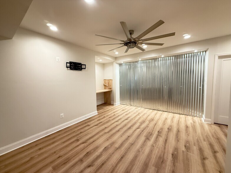 Building Photo - 3145 Pine Valley Way