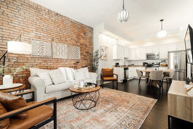 Primary Photo - 1354 Broadway