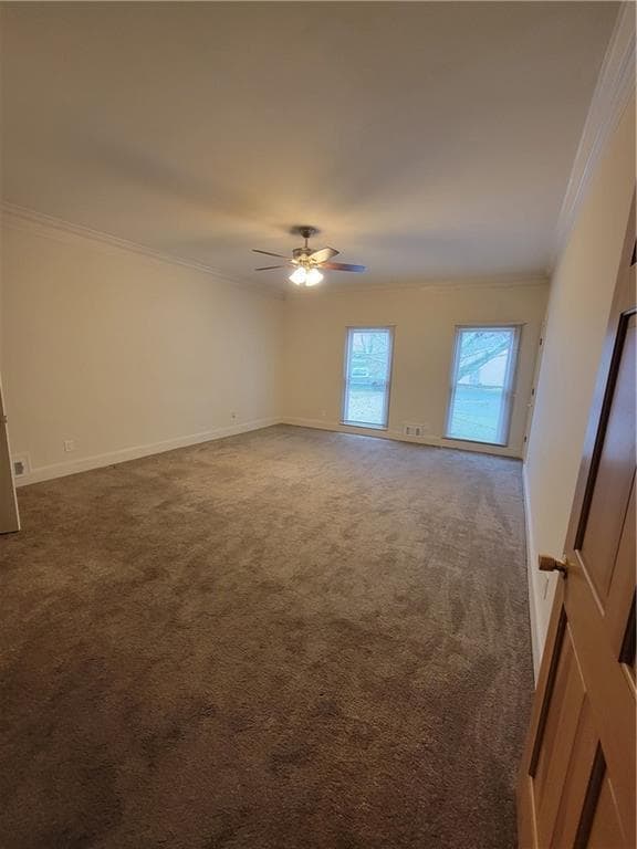 Building Photo - 2811 Hawthorne Dr NE