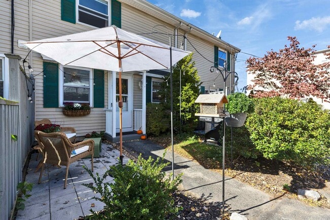 Building Photo - 147 Beech St