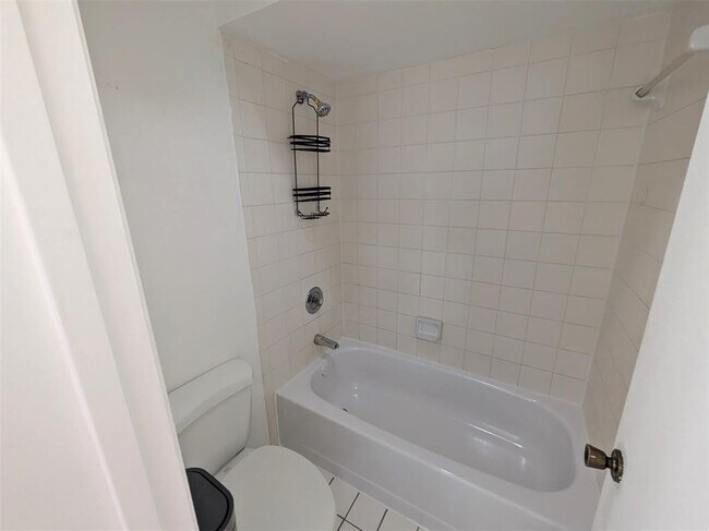 Building Photo - 9705 SW 138th Ave