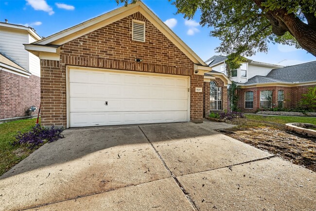 Building Photo - 19439 Hillside Springs Cir