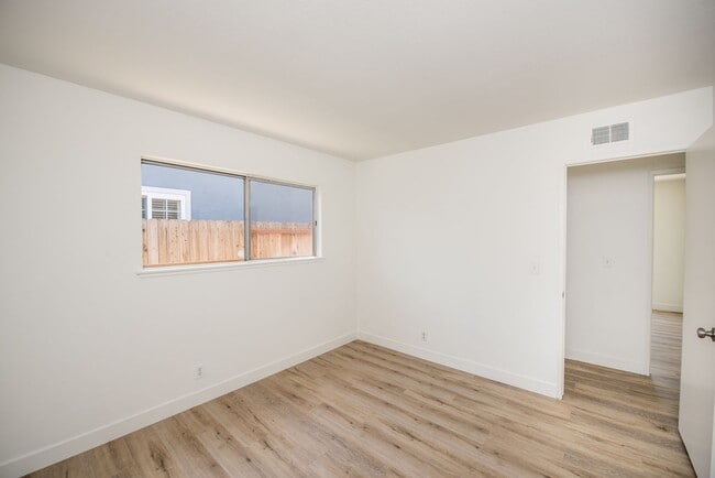Building Photo - COSTA MESA: 3 Bedroom Single Story Home with a Pool