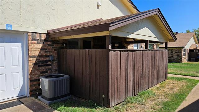 Building Photo - 212 S Shady Shores Dr