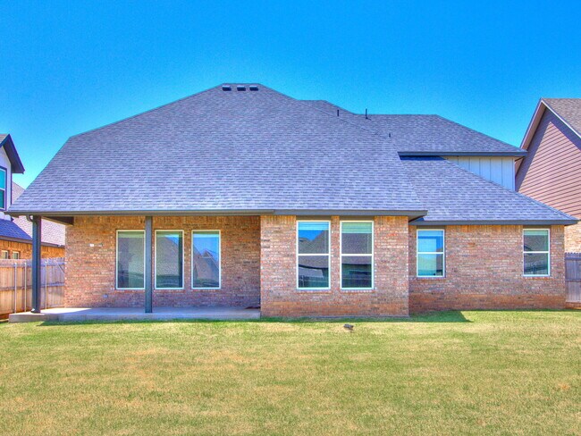 Building Photo - 3212 Hayven Cir