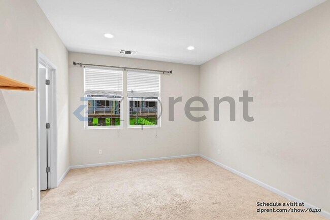 Building Photo - 5572 Campbell Ln