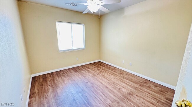 Building Photo - 3846 Waynesvill St