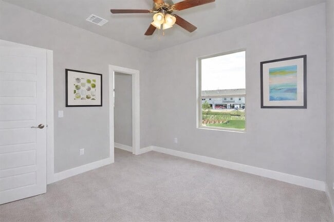 Building Photo - 1610 Arcilla St