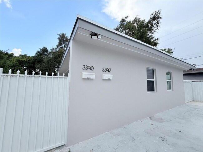 Building Photo - 3392 NW 50th St