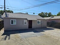 Building Photo - 3136 Casitas Ave