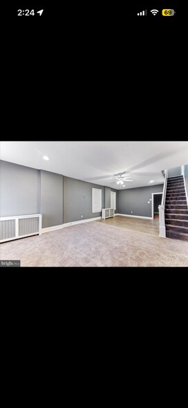 Building Photo - 2630 W 6th St