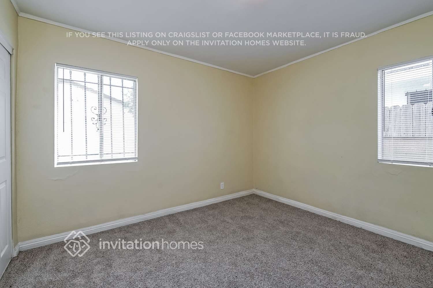 Building Photo - 1522 W 60th St