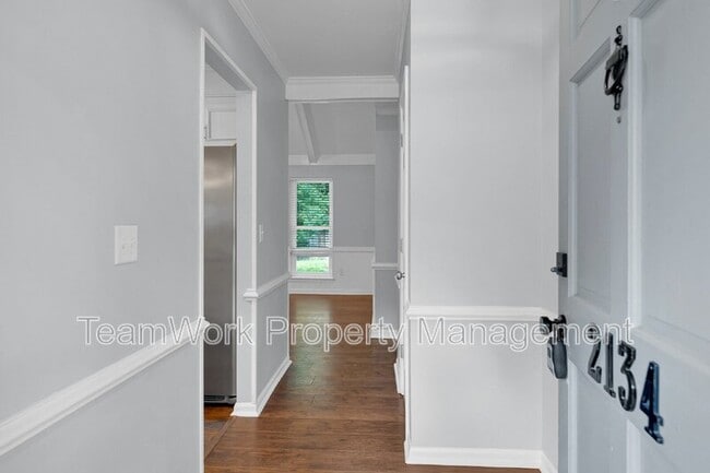 Building Photo - 2134 Vespers Dr