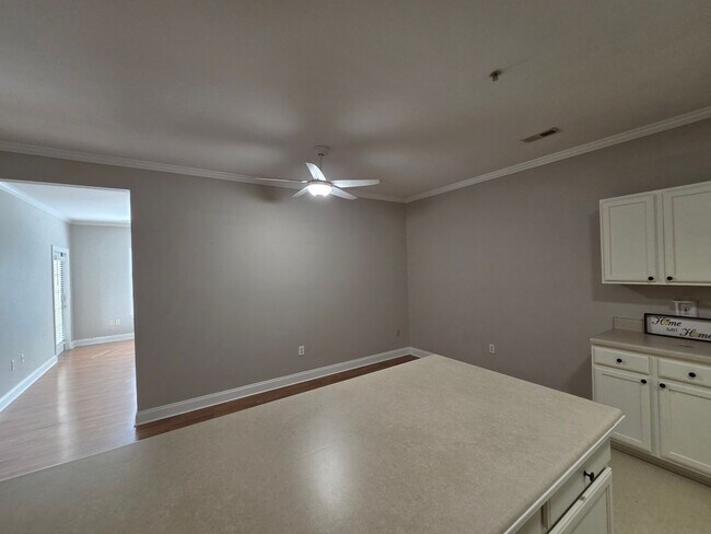 Building Photo - 21231 Hickory St
