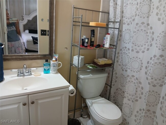 Building Photo - 2105 Cypress Ct