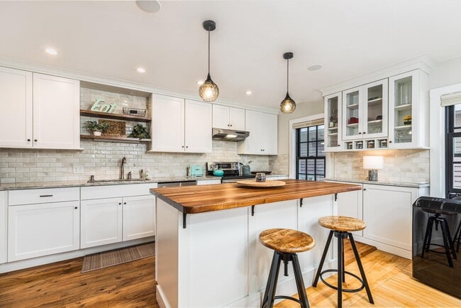 Building Photo - 279 Marcy St