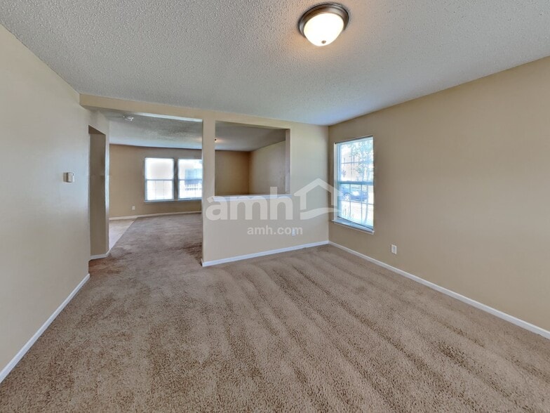 Building Photo - 6804 Woodland Heights Dr