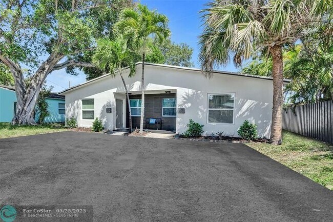 Building Photo - 909 SW 16th St