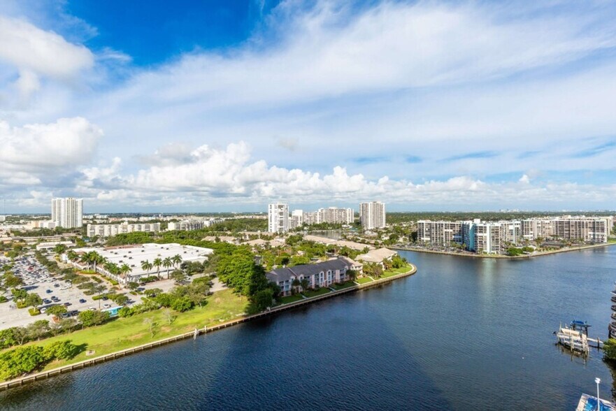 Building Photo - 4112 Jimmy Buffett Mem Hwy