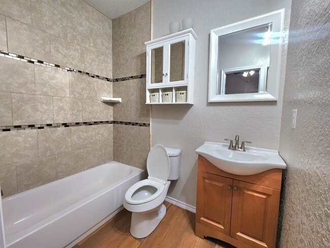 Building Photo - 6 Sunflower Cir