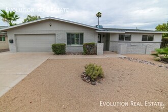 Building Photo - 2521 S Kachina Cir