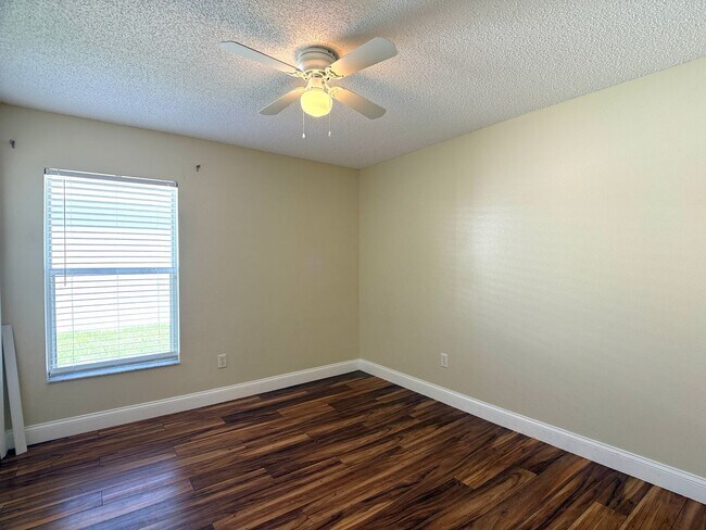 Building Photo - Lovely 4-Bed 2 Bath Pool Home in the Desirable Four Corners Area! Lawn Care & Pool Maintenance In...