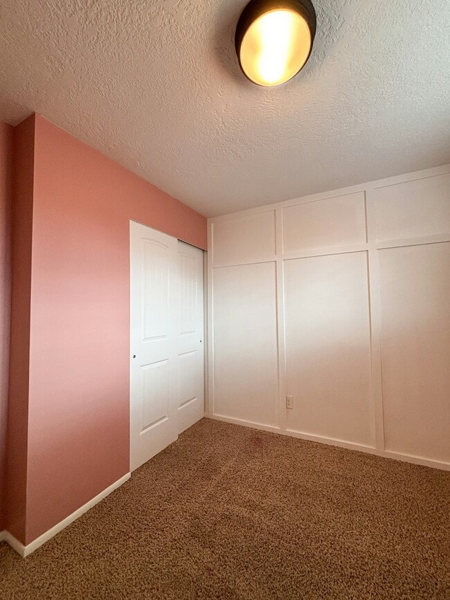 Building Photo - 1657 N 645 W St