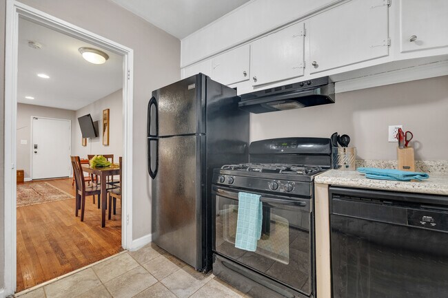 Building Photo - 2160 Lenox Rd NE