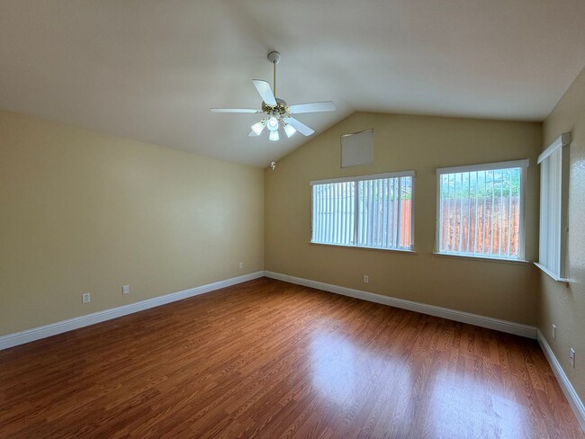 Building Photo - 710 Foothill St