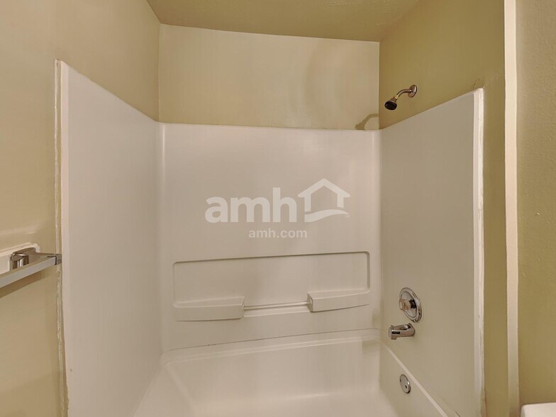 Building Photo - 11010 Heather Bluff Ln