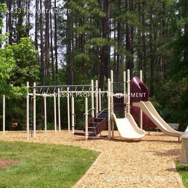 Building Photo - 4633 Fairvista Dr