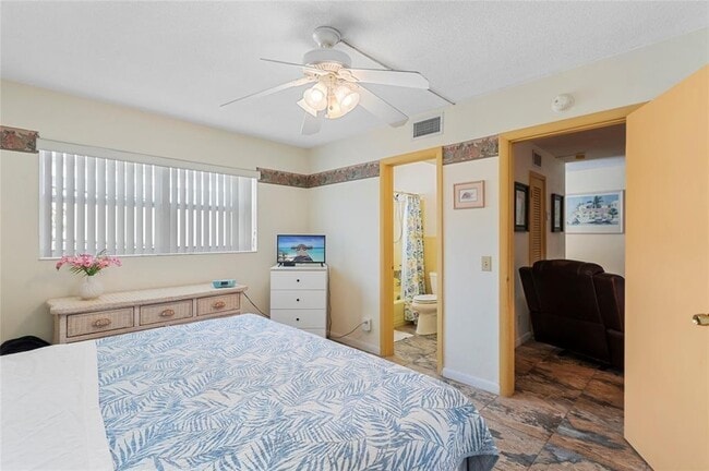 Building Photo - 3225 NE 16th St