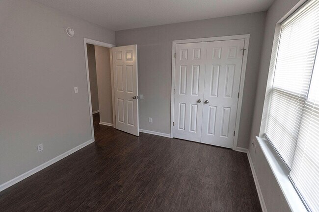 Building Photo - 1871 Field St