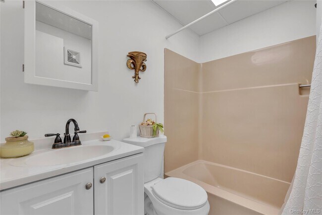 Building Photo - 618 Fox Run Ln