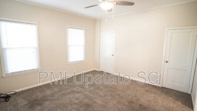 Building Photo - 68 Smythe Ave