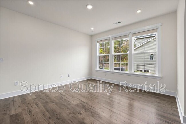 Building Photo - 4004 Upshur Ct