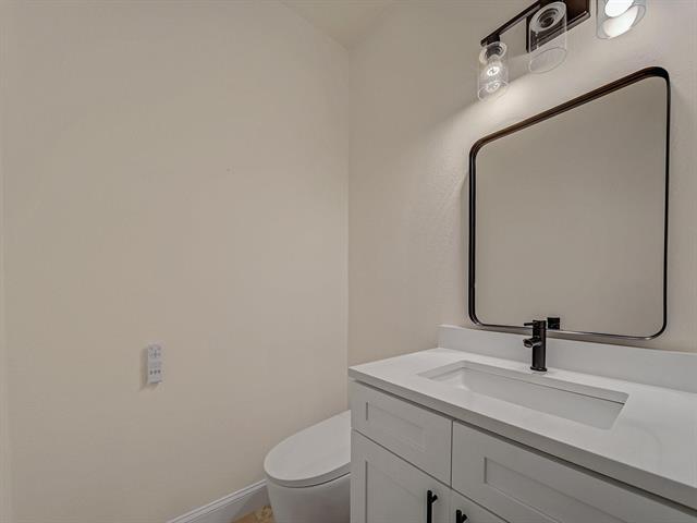 Building Photo - 3904 Evesham Dr