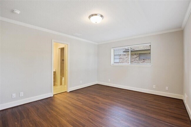 Building Photo - 9015 Villa Park Cir