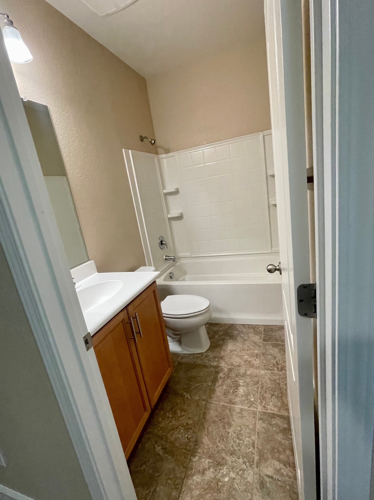 Full bathroom. - 722 El Paseo Cir