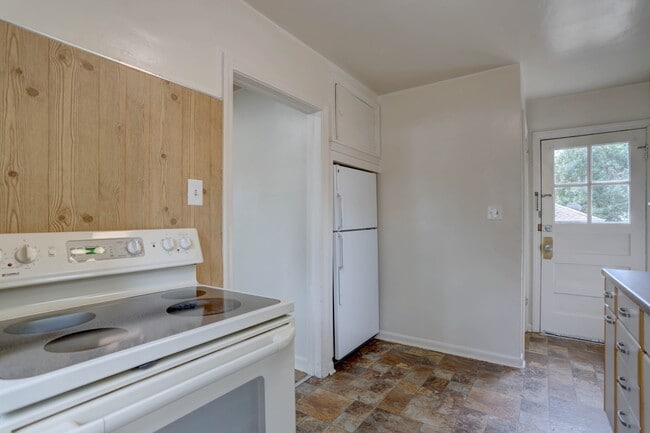 Building Photo - 1902 Washington Ave