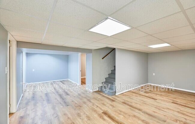 Building Photo - 1405 Willowbrook Dr