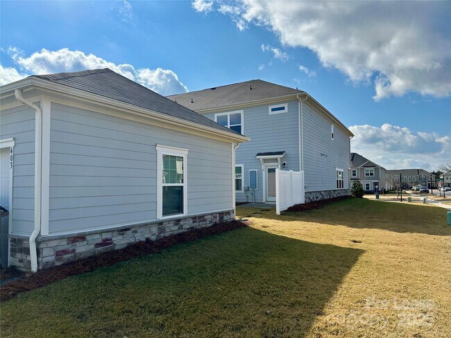 Building Photo - 403 Wescott St