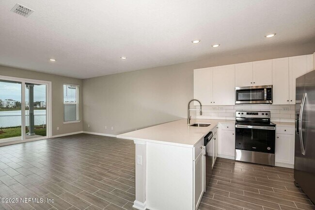 Building Photo - 10654 Towns Wy