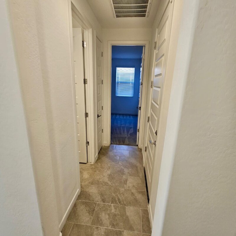 Building Photo - 1660 W Paseo Way