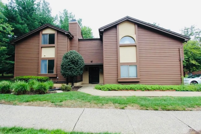 Primary Photo - 587 Sayre Dr